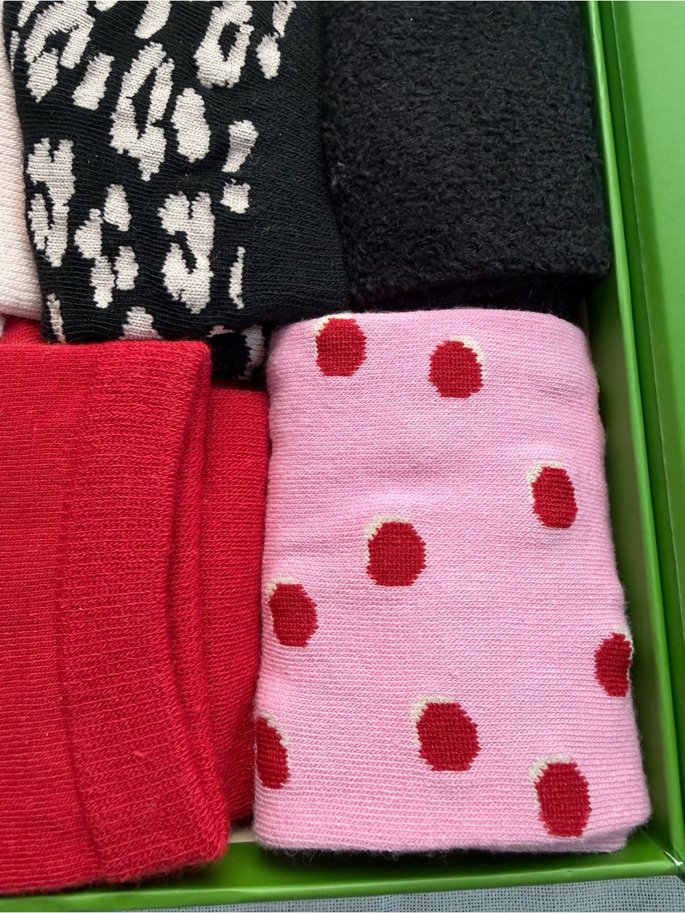 kate spade sock gift box set of 10 pairs of assorted socks - solids & patterns. - Picture 6 of 7